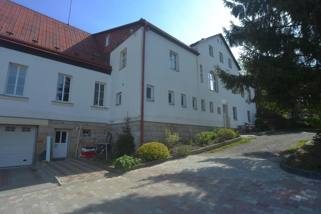 Hotel U Zeleneho Stromu - Zum Gruenen Baum Hřensko Zimmer foto